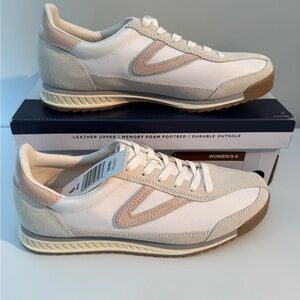 New In Box Tretorn Womens Size 9 Pink Hailey Leather Lace Up Athletic Shoes